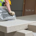 Calculer le nombre de sacs de béton prêt à l'emploi nécessaire pour 1 m² en fonction de l'épaisseur de la dalle